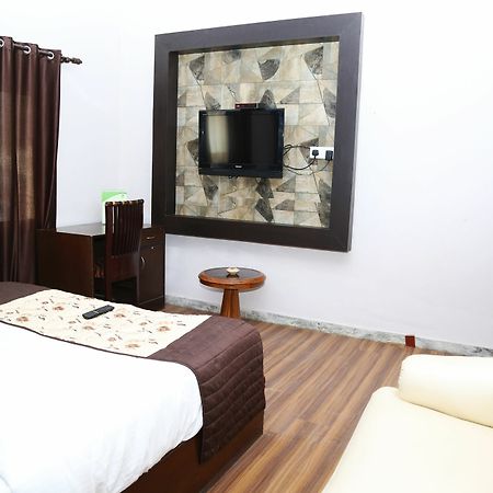 Pacific Inn Suryansh Hotel Gurgaon Esterno foto