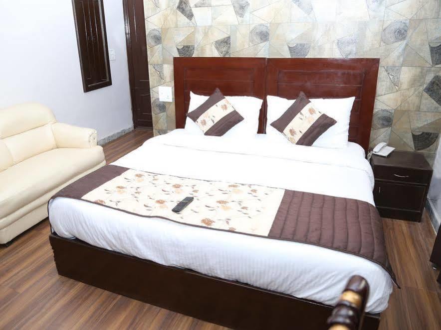 Pacific Inn Suryansh Hotel Gurgaon Esterno foto